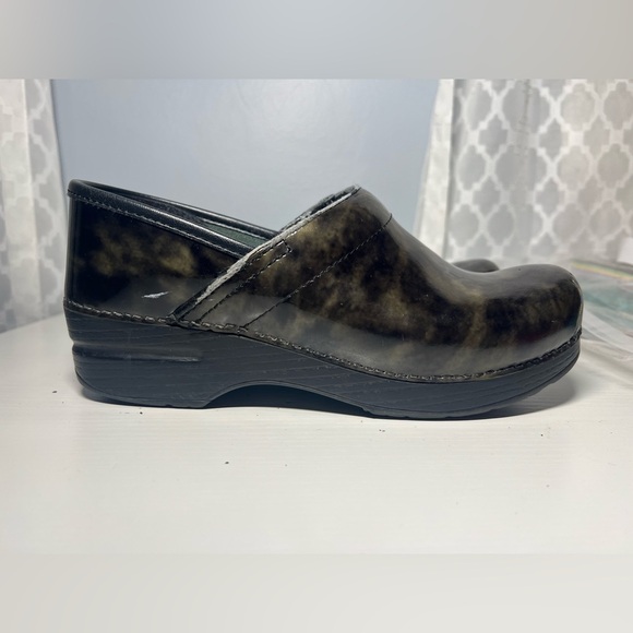 Dansko Black and Green Mules with Classic Design - Picture 6 of 8
